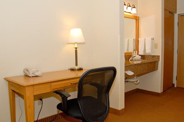 Best Western Wapakoneta Inn Room photo