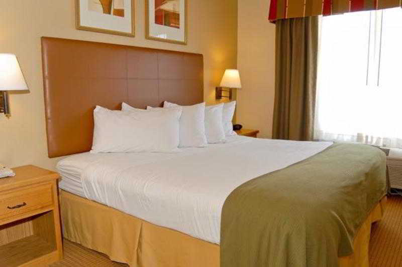 Best Western Wapakoneta Inn Room photo