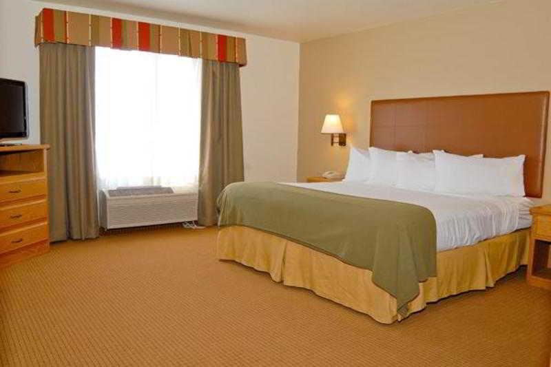 Best Western Wapakoneta Inn Room photo